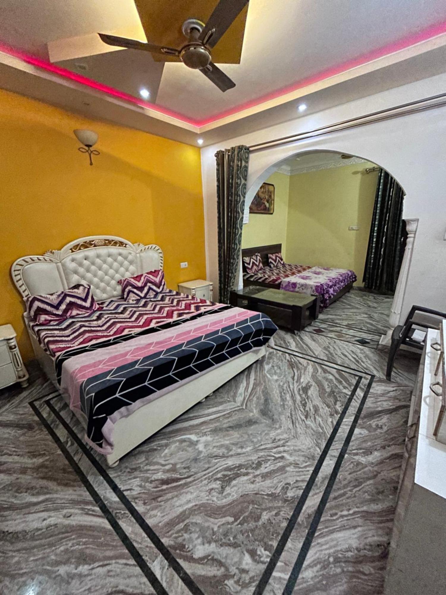 S4 Home Stay -5 Mint From Golden Temple Amritsar Exterior foto