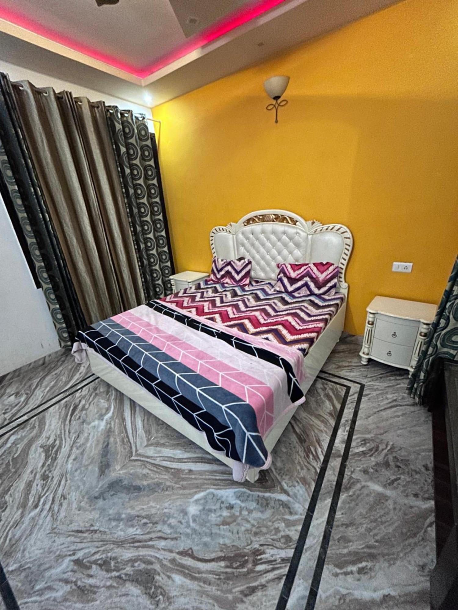 S4 Home Stay -5 Mint From Golden Temple Amritsar Exterior foto